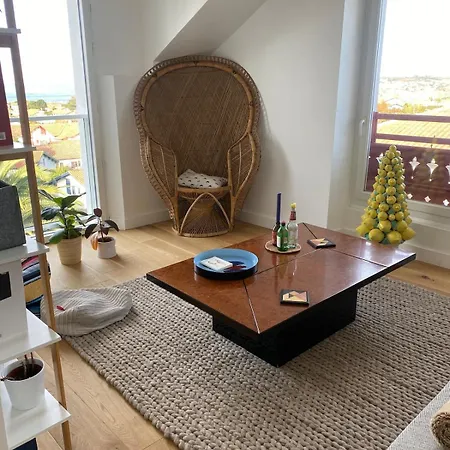 Appartamento 3 Rooms, Sea View In
