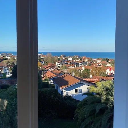 3 Rooms, Sea View In *