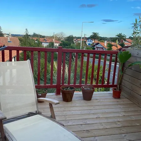 3 Rooms, Sea View In